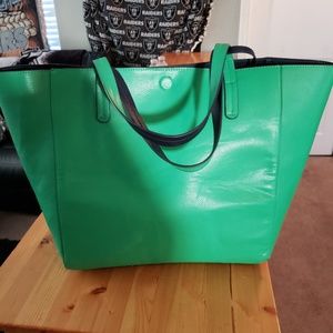 Reversible tote bag